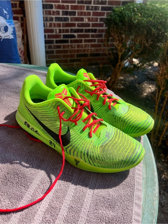 Nike KOBE BUNDLE -Barcelona/ Grinch Basketball Shoes in size 12!! main image 4